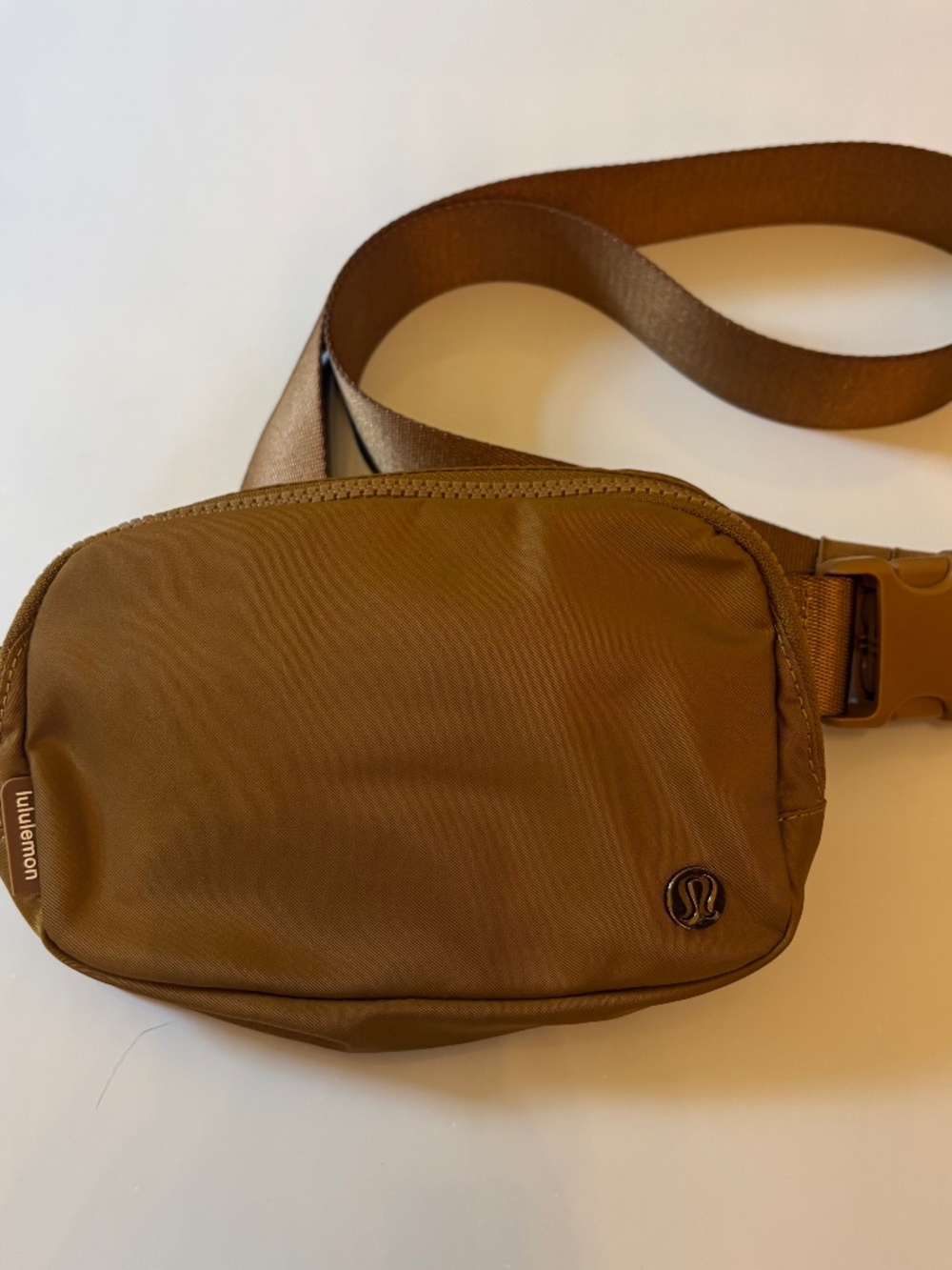 Lululemon Everywhere Belt Bag Crossbody Burnt Caramel Gold Strap City Travel EUC